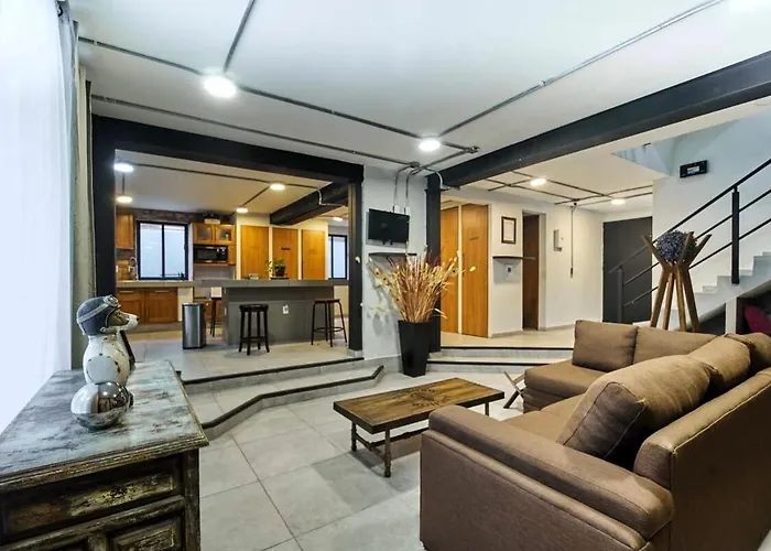 R02 At Itesm Cem Full Services, Shared-kitchen, Smart Tv, Parking, Balcony Mexico City