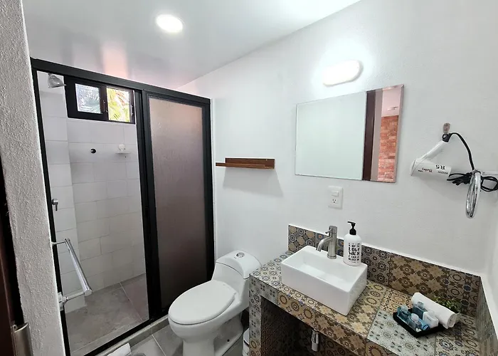 R02 At Itesm Cem Full Services, Shared-kitchen, Smart Tv, Parking, Balcony Apartment Mexico City